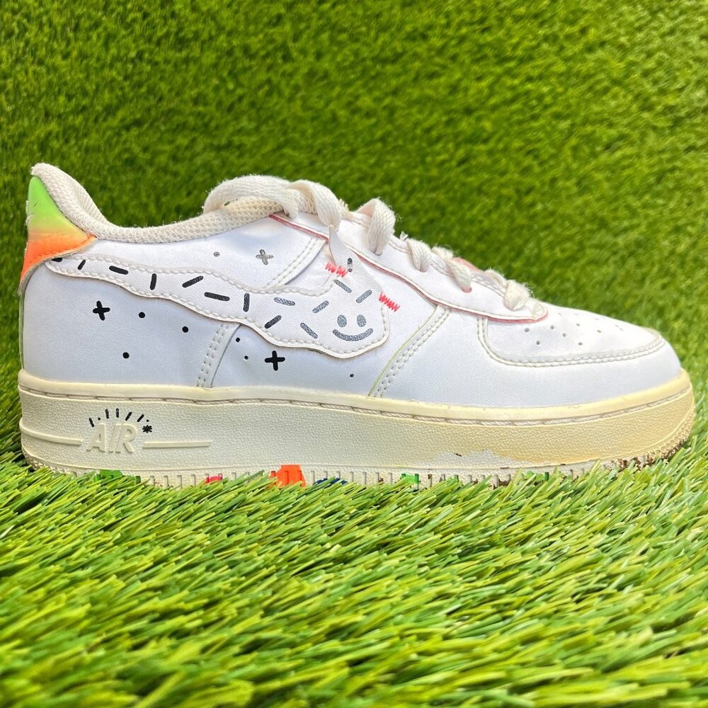 Nike Air Force 1 LV8‎ Drawing Boys Size 4.5Y White Green Athletic Shoes Sneakers